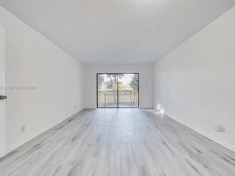 8290 Lake Dr #236 — Photo 2