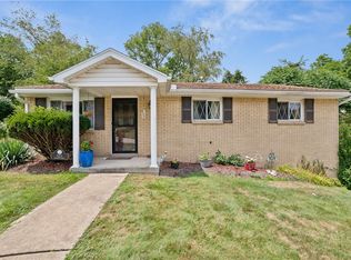 923 Cimarron Dr, Pittsburgh, PA 15235
