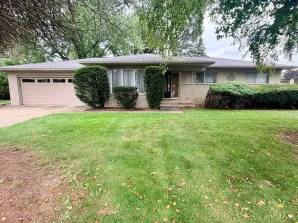 53598 Franklin Dr, Shelby Township, MI 48316