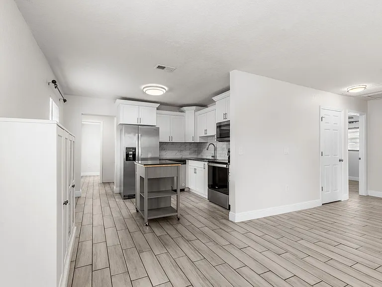 3605 W Iowa Ave — Photo 6