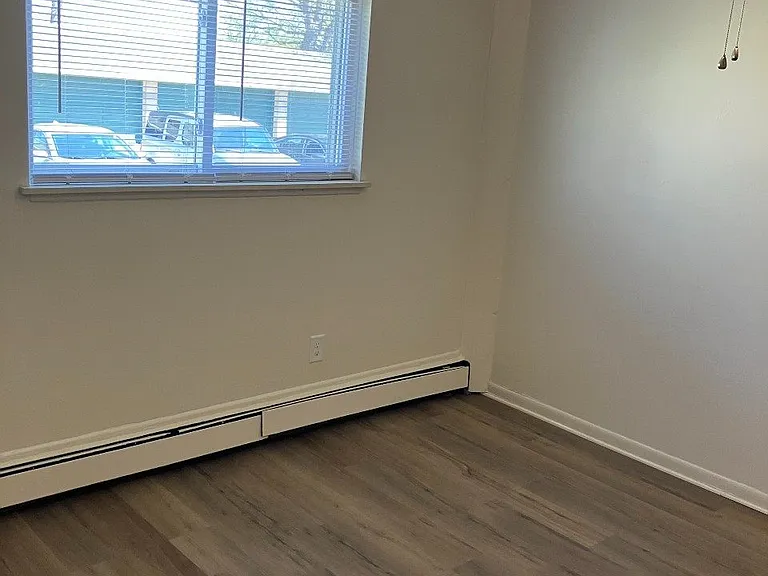 Emerald Village Apartments — Photo 23