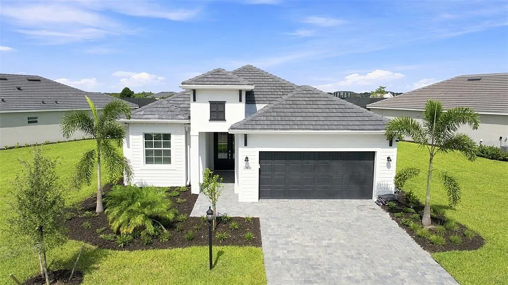 4 bed, 2.0 bath, 2246 sqft, $5,500 — Photo 4