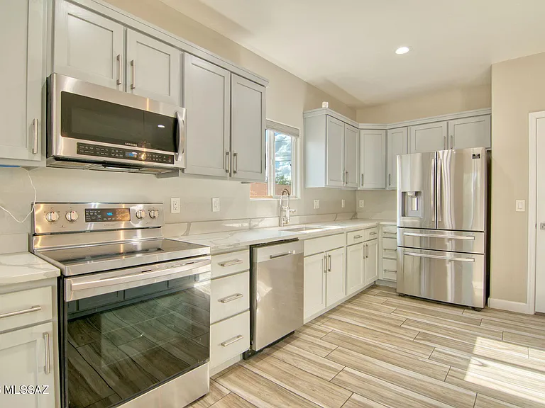 3304 E Elida St — Photo 34