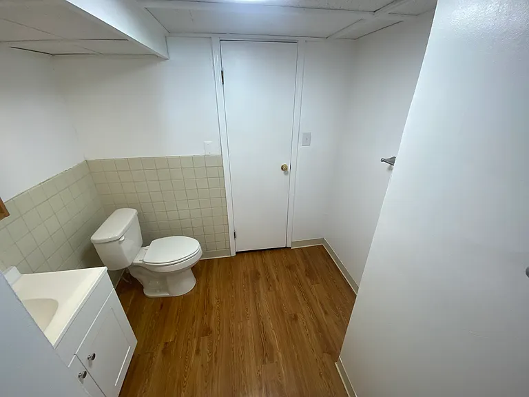 1 N Summit St #4 — Photo 12