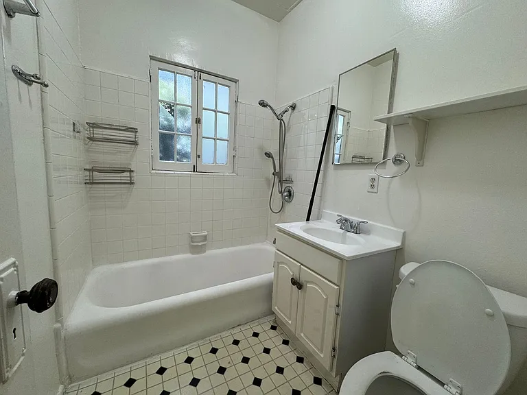 Crescent Dr 152 — Photo 12