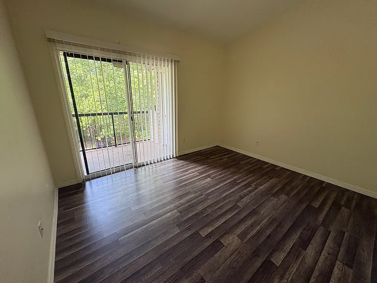 1948 Lake Atriums Cir #121 — Photo 8
