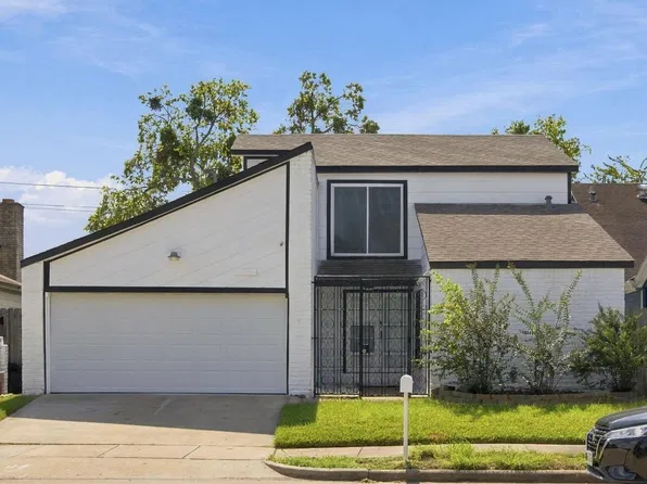 11307 Oakcenter Dr, Houston, TX 77072