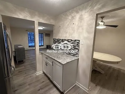 5607 Green Circle Dr #200 — Photo 5
