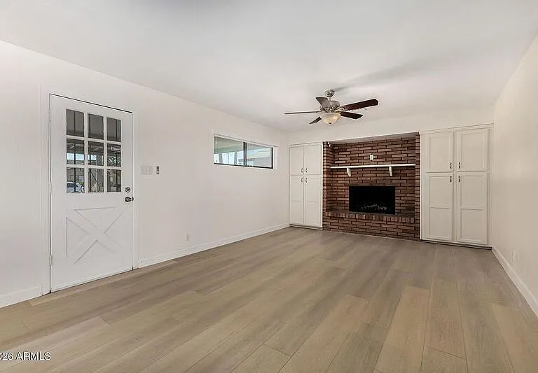 220 E McKinley St — Photo 13