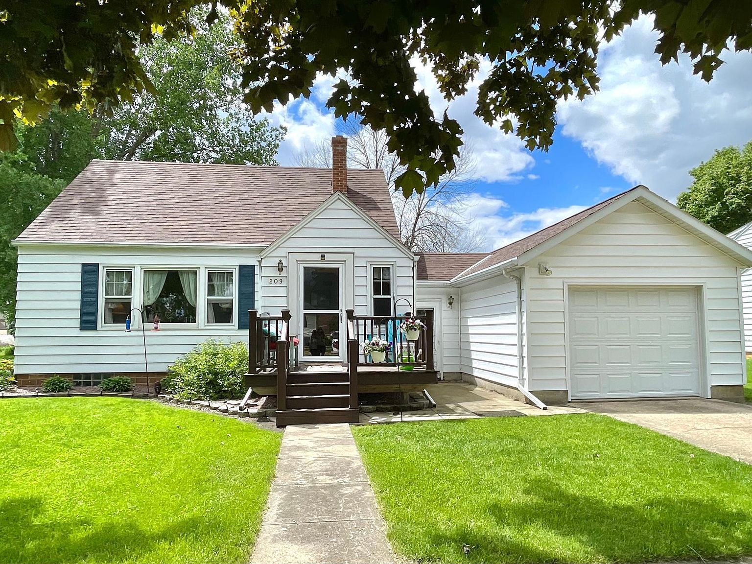 209 Prairie St N, Comfrey, MN 56019 Zillow