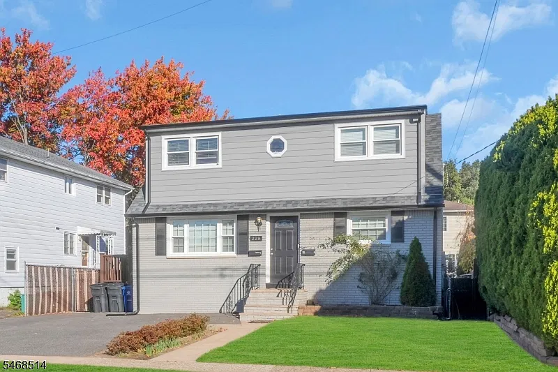3 bed, 2.0 bath, $3,099 — Photo 2