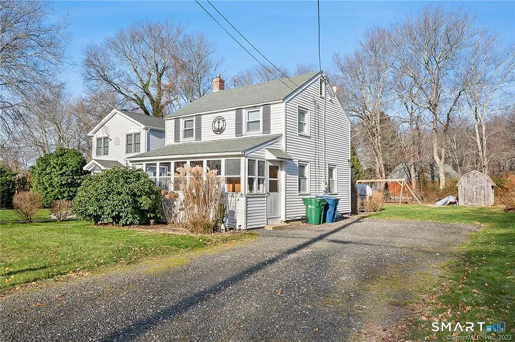 3 bed, 1.0 bath, 1008 sqft, $2,500 — Photo 1