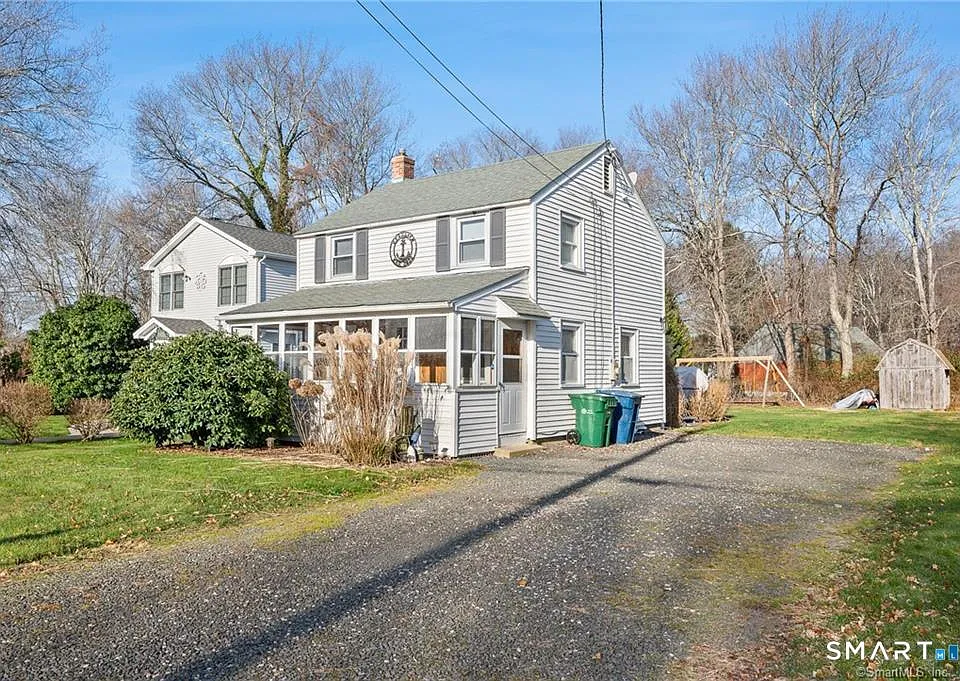 121 Shore Rd