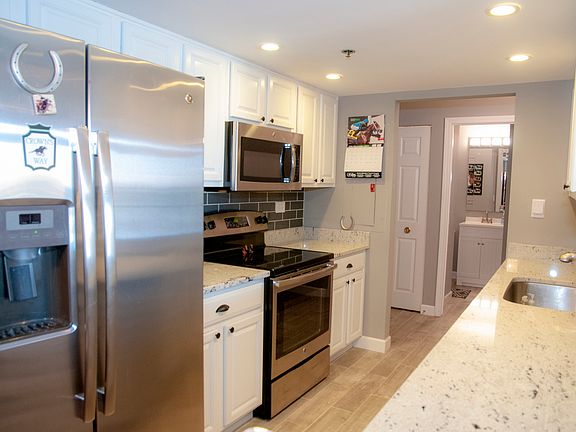 3rd image of 1 Bloomingdale Pl APT 610