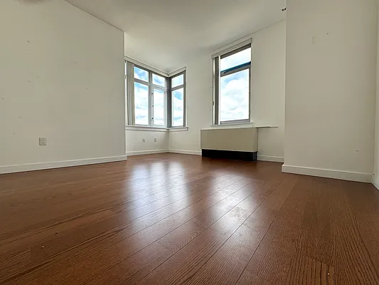 Rented by Winzone Realty Inc | media 4