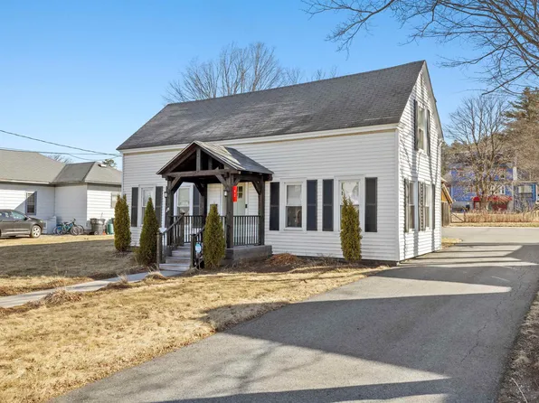 92 South Main Street, Newport, NH 03773