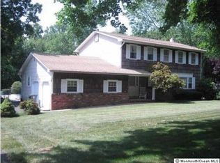 39 Rolling Knolls Dr, Middletown, NJ 07748