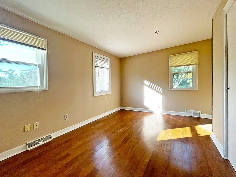2775 Kirkwood Ln N — Photo 14