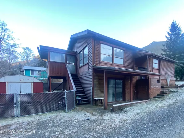 705 Deermount St, Ketchikan, AK 99901