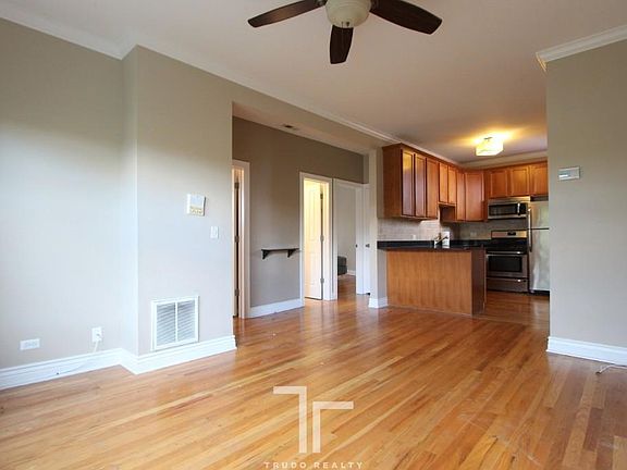 4th image of 1212 W Waveland Ave #1