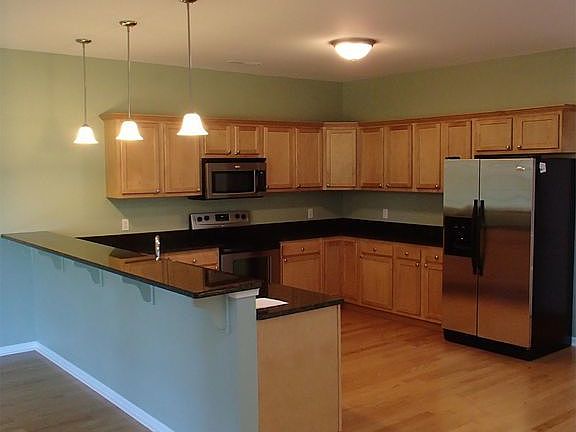 4th image of 1028 Burton Pl