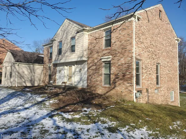 4520 Stony River Dr, Bloomfield Hills, MI 48301