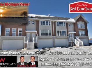 3826 S Lake Dr, Saint Francis, WI 53235