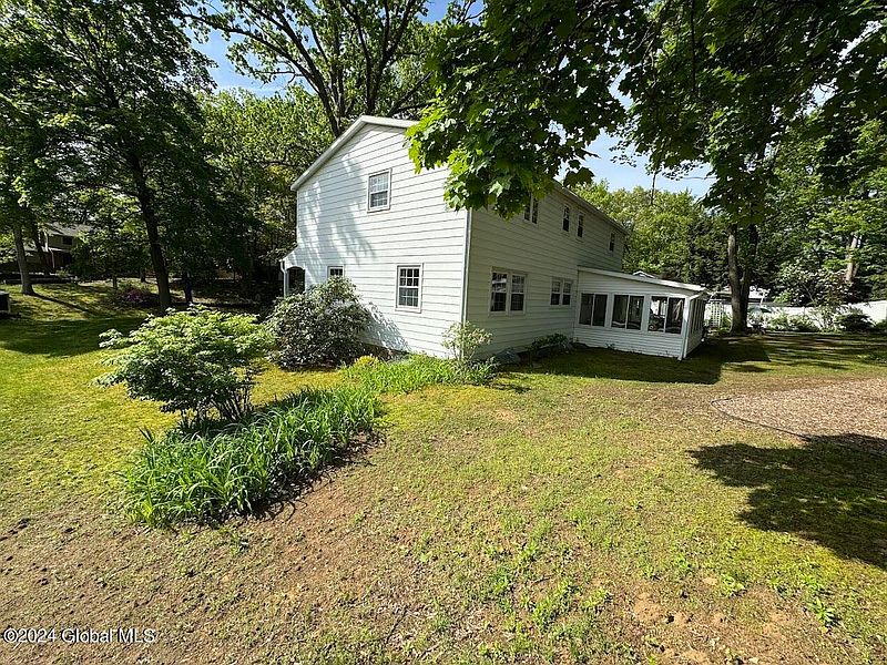 2nd image of 7 Tanglewood Drive
