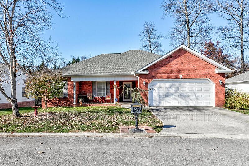 1st image of 717 Chamberlain Manor Way