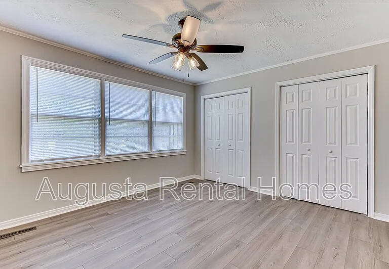 3210 York Dr — Photo 36