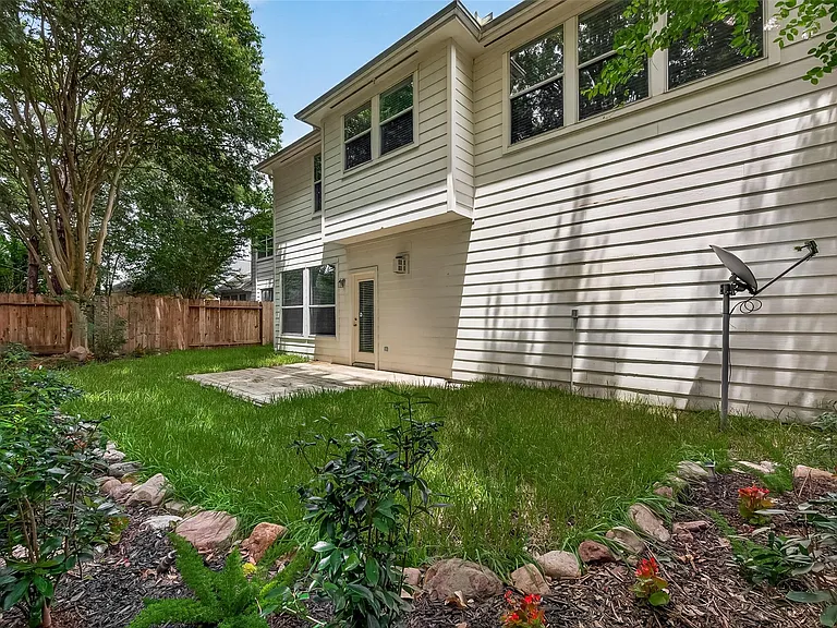 6118 Breezy Hollow Ln — Photo 48