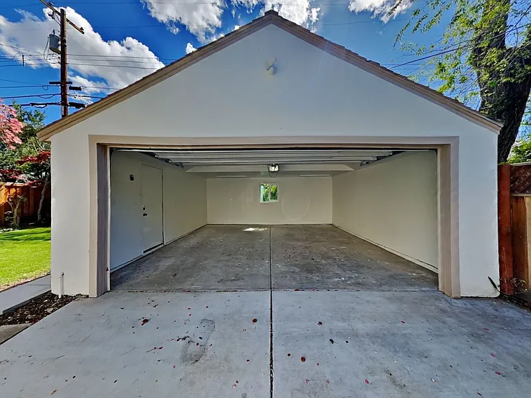 1866 Bidwell Way — Photo 35