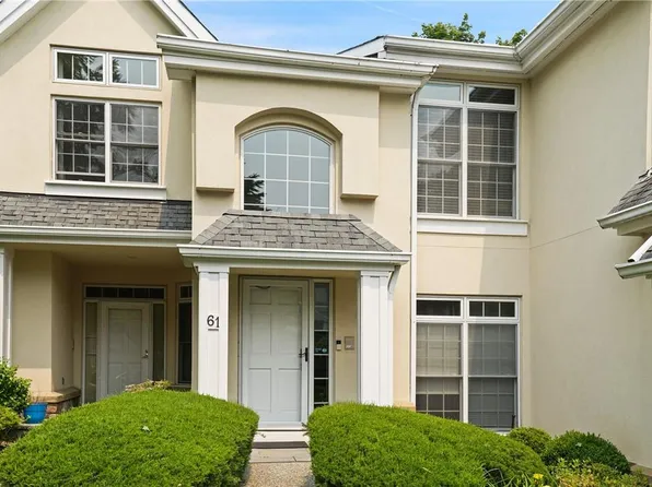 61 Doral Greens Drive W, Rye Brook, NY 10573