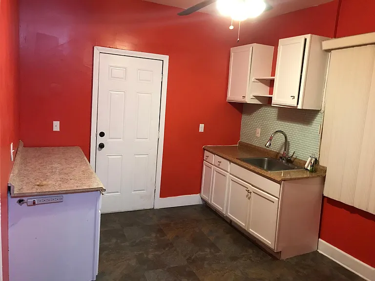 5240 S Clarendon St #5240 — Photo 5