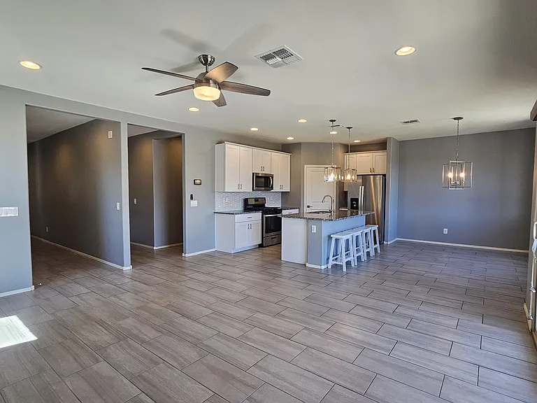 10679 W Golson Dr — Photo 7