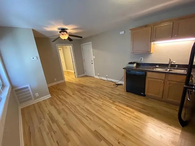 1767 N Cambridge Ave #10 — Photo 8