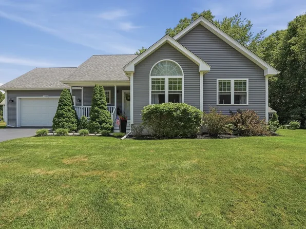 1001 Bayberry Dr, Dighton, MA 02715