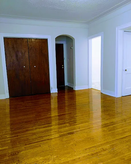 Hadley Hall — Photo 29