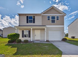 215 Barbour Ln, Hinesville, GA 31313
