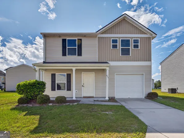 215 Barbour Ln, Hinesville, GA 31313