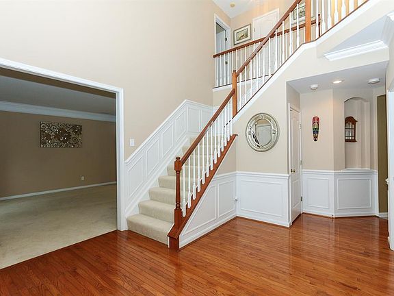 4th image of 1301 Deer Hollow Ct