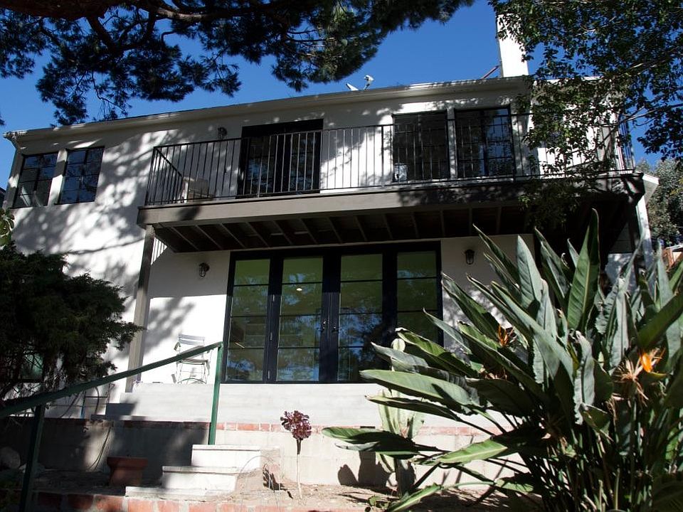 1st image of 3248 Ellenda Ave