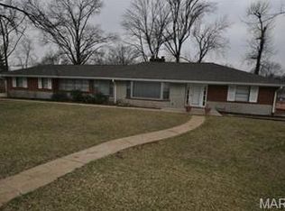 45 Green Acres Rd, Saint Louis, MO 63137