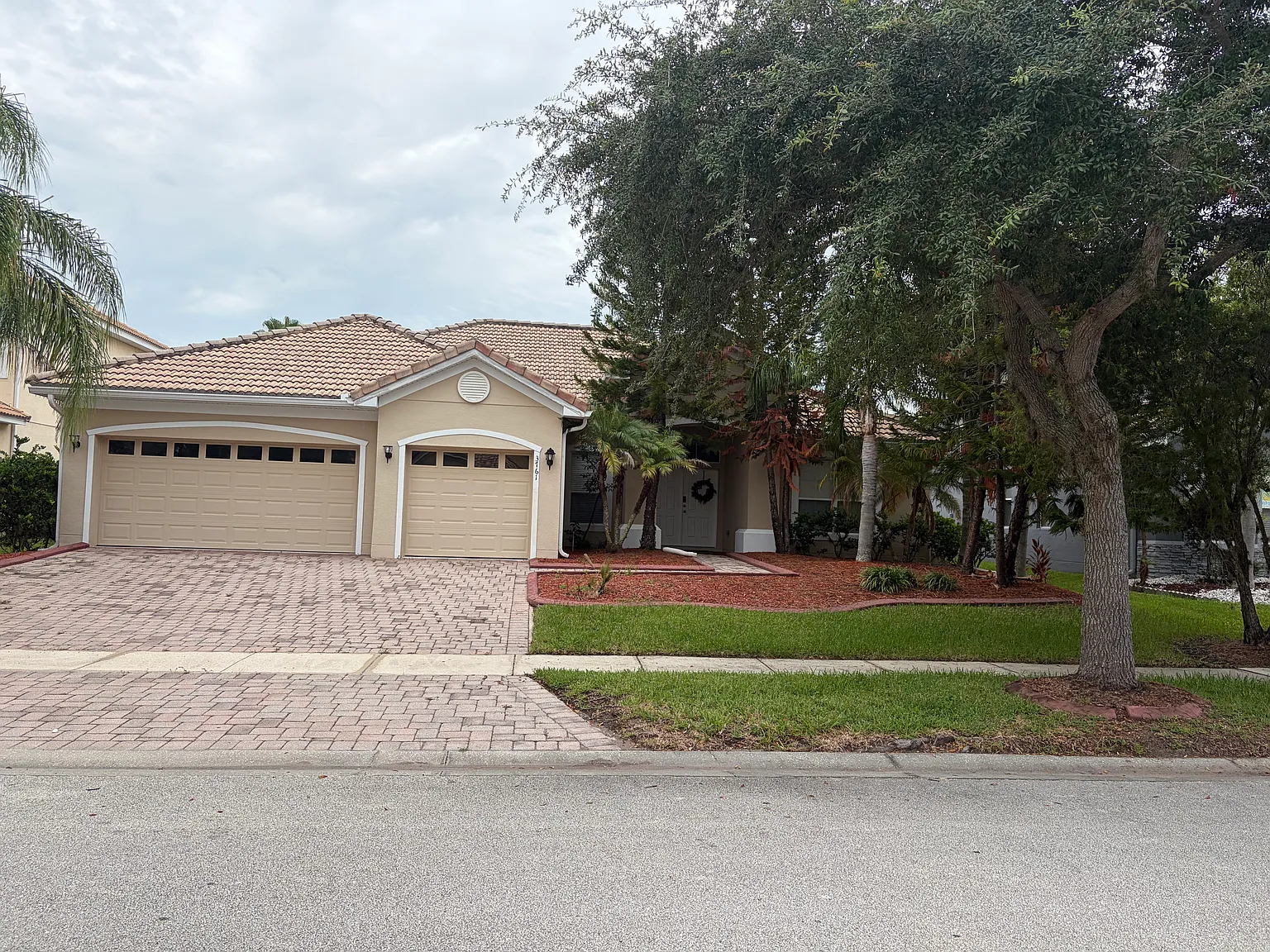 4 bed, 2269 sqft, $2,375 — Photo 1