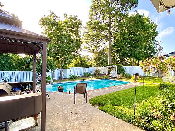 5th image of 106 Mizell Ln