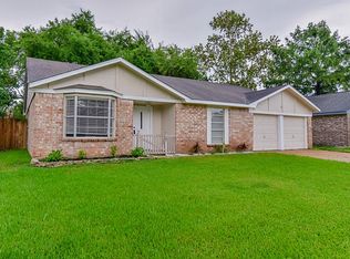 2827 Virginia Colony Dr, Webster, TX 77598