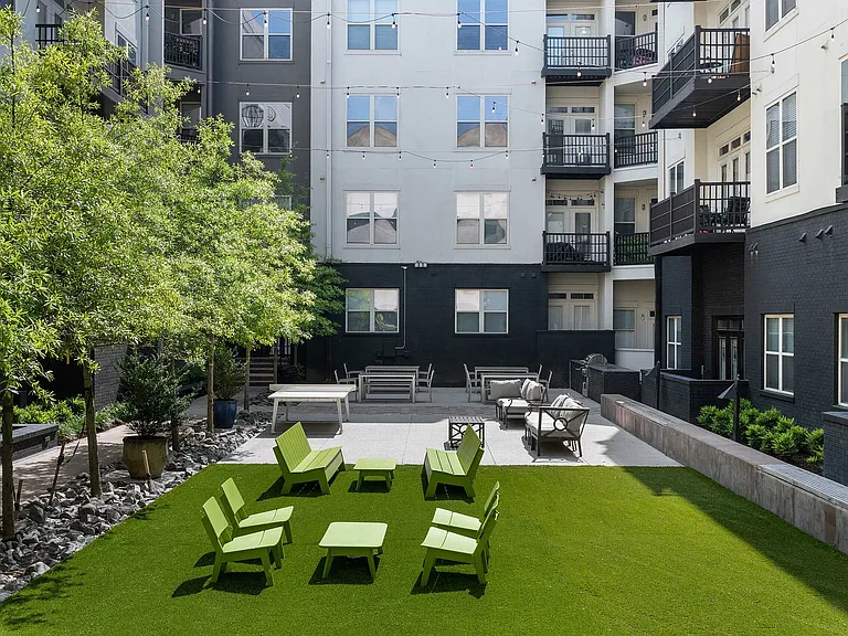 Farrington Midtown — Photo 24