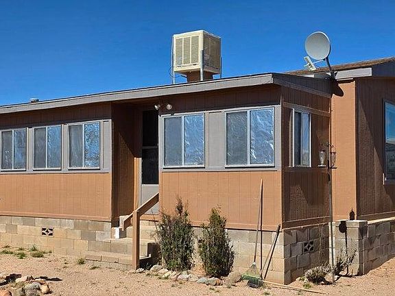 3rd image of 1324 N Saddleback Cir