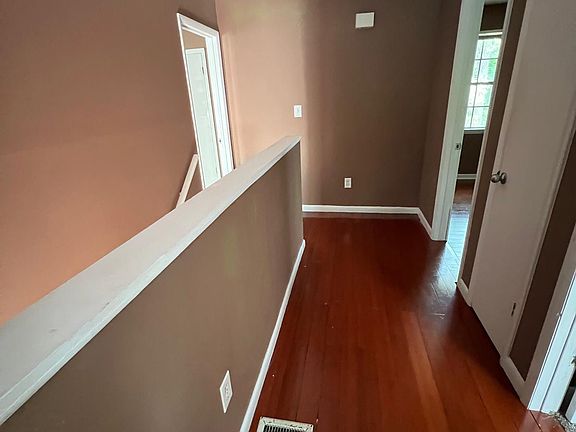 Hallway leading to bedrooms 2nd and 3rd for children and guest on the right side.