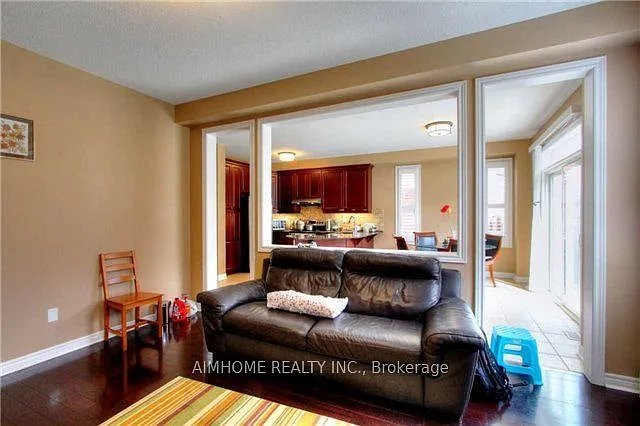 69 James Parrott Ave — Photo 7